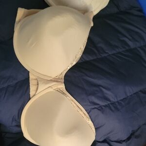 Chic Cream Lace Accent Bra